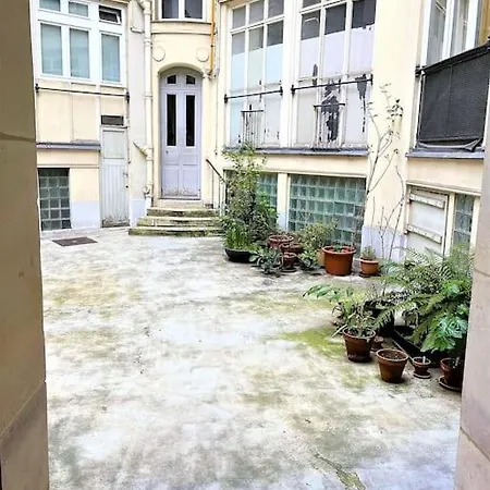 - Pigalle/abbesses Id 351 파리