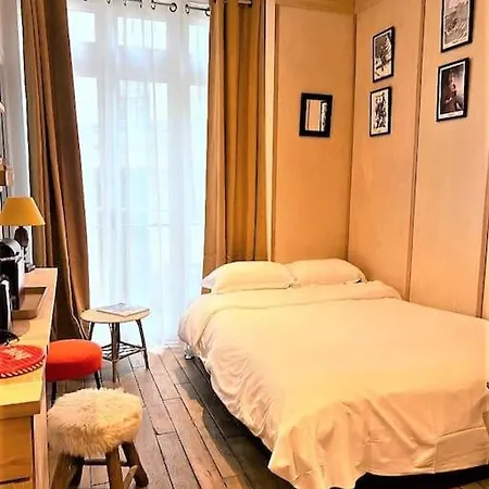 - Pigalle/abbesses Id 351 *
